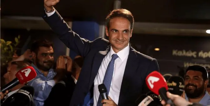 Elezioni Grecia, netta vittoria per la destra: Mitsotakis nuovo leader