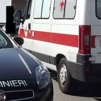 Prende l’auto del padre e si schianta contro un palo, grave 17enne