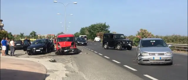 Incidente sulla statale 106 a Caulonia, tre feriti