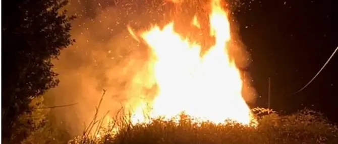 Sorpreso ad appiccare un incendio, un arresto a Badolato