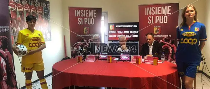 Il Catanzaro calcio presenta la nuova campagna abbonamenti