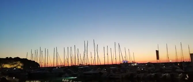 “Rosa” al tramonto: i vini di Cirò protagonisti al Porto di Tropea