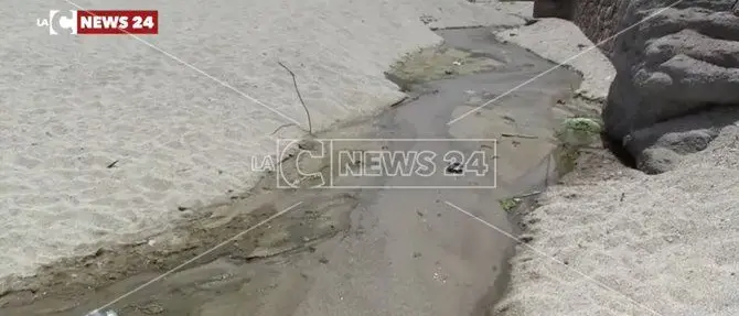 Vibo, il mare del Pennello minacciato dall'inquinamento dei torrenti