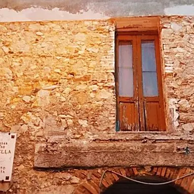 Abbattuto balcone abusivo sull’ingresso della casa del filosofo Campanella