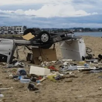 La furia del tornado provoca 6 morti e 30 feriti in Grecia