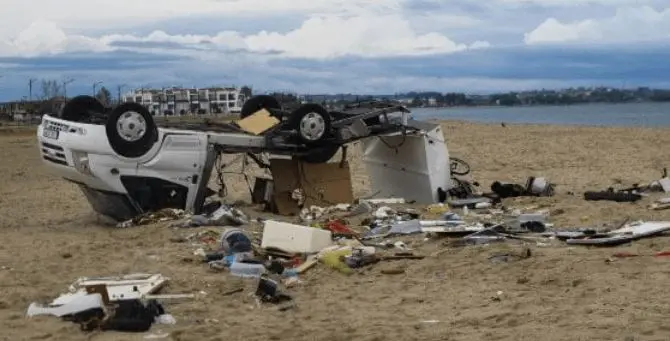 La furia del tornado provoca 6 morti e 30 feriti in Grecia