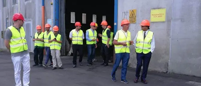 «A Gioia c’ero anch’io», «No tu no»: Regione e Comune si danno alla farsa