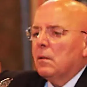 Pd, il 90% dei calabresi contro Oliverio. Zingaretti lo convoca e lui si dà malato