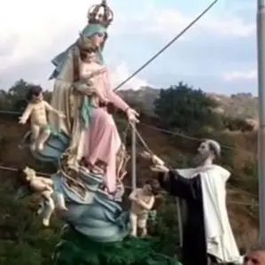 Salta la processione nel quartiere feudo dei boss, il parroco: «Nessuna imposizione»