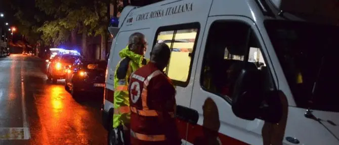 Ancora sangue sulle strade, giovane mamma muore travolta da auto