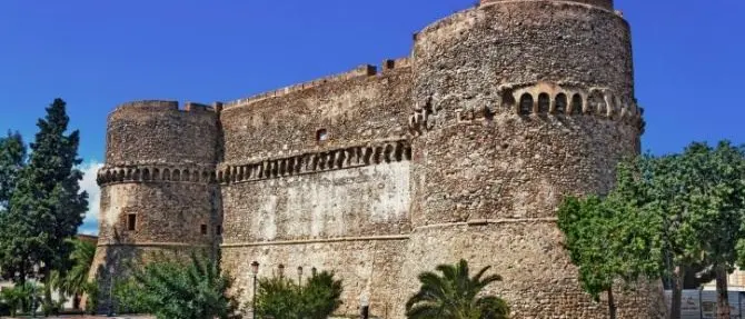 Teatro, torna a Reggio Calabria “Cabaret al Castello”