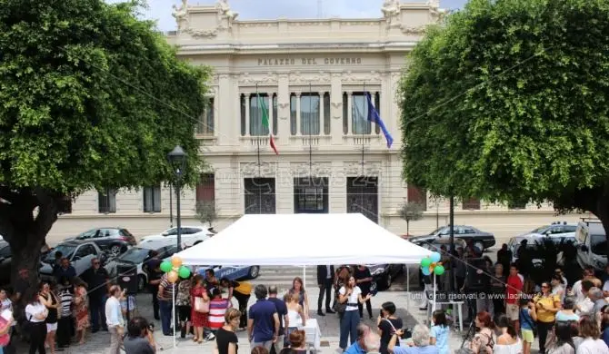 Il centro per malati terminali a rischio chiusura: proteste e petizioni in piazza