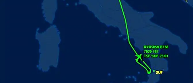 Doveva atterrare a Lamezia, volo dirottato a Bari per il maltempo