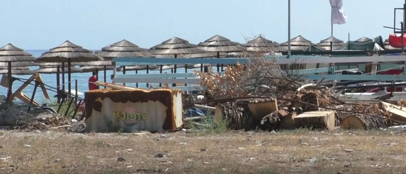Quella discarica della vergogna sul lungomare di Corigliano-Rossano