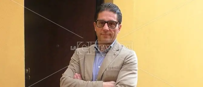 Concussione al Comune di Paola, tra i sette indagati anche l'ex sindaco Ferrari