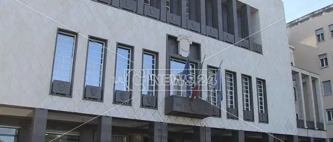 La Corte dei conti boccia il Comune di Cosenza e apre la strada al dissesto finanziario