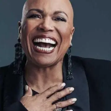 La regina del jazz Dee Dee Bridgewater al parco archeologico di Locri