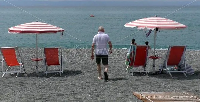 Gizzeria, l’erosione costiera minaccia lo storico Lido delle sirene