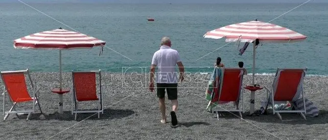 Gizzeria, l’erosione costiera minaccia lo storico Lido delle sirene