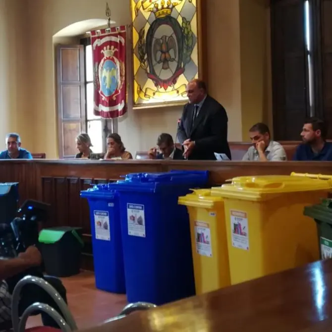 Locri, attesa finita: al via la raccolta differenziata