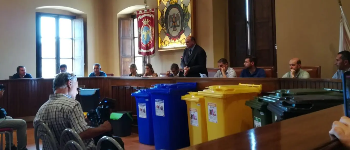 Locri, attesa finita: al via la raccolta differenziata