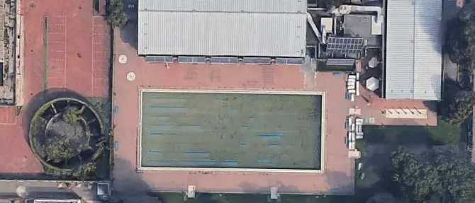 Milano, giovane trovato morto nella piscina comunale