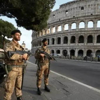 «Domani sarò in Paradiso»: allarme terrorismo, è caccia ad un siriano