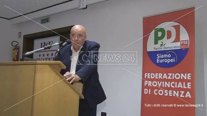 Regionali, Oliverio: «Il candidato devo essere io». Ma Oddati frena