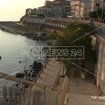 Tragedia a Diamante, giovane precipita dalla balconata del lungomare
