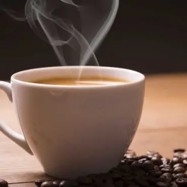 Bere troppi caffè aumenta il rischio di patologie al cuore