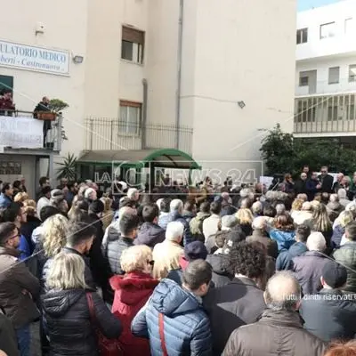 Manifestazione di protesta a Reggio per la chiusura del centro clinico De Blasi