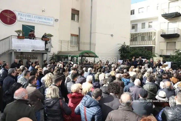 Manifestazione di protesta a Reggio per la chiusura del centro clinico De Blasi