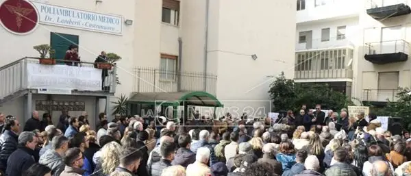 Manifestazione di protesta a Reggio per la chiusura del centro clinico De Blasi