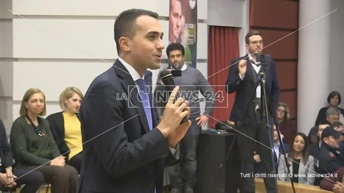 Il ministro Di Maio a Cosenza in vista del voto regionale