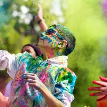 A Girifalco arriva l'Holi Color Festival