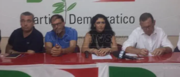 Pd Crotone, che facevano Mauro D’Acri ed Enzo Bruno alla conferenza stampa contro Graziano?