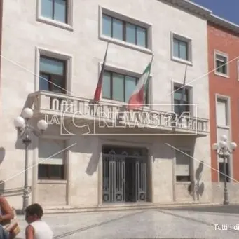 Falso e truffa, a processo 14 ex consiglieri comunali di Crotone
