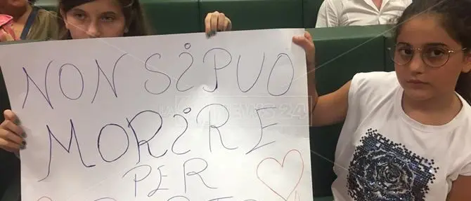 Sanità al collasso nel Pollino, la “carica” dei 300 alla Cittadella