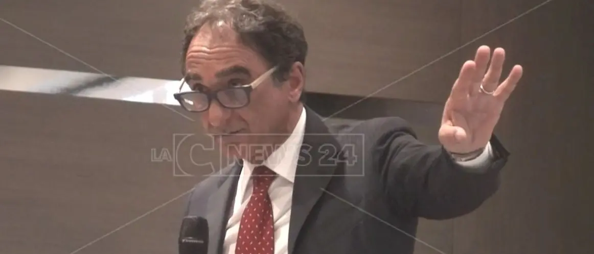 Regionali, il silenzio logora Occhiuto. E Sergio Abramo lavora sotto traccia