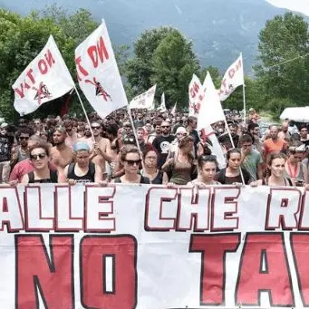 Linea ferroviaria Torino-Lione, “No Tav” in protesta: «Fermeremo i lavori»