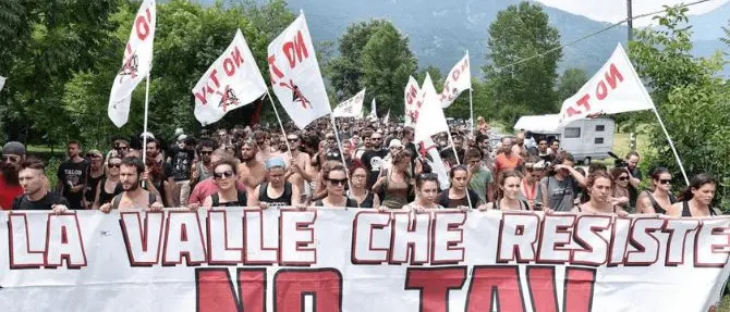 Linea ferroviaria Torino-Lione, “No Tav” in protesta: «Fermeremo i lavori»