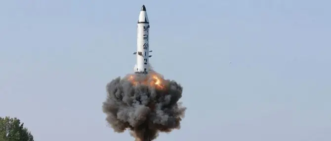 Tensione nel Pacifico, la Corea del Nord lancia due missili a corto raggio