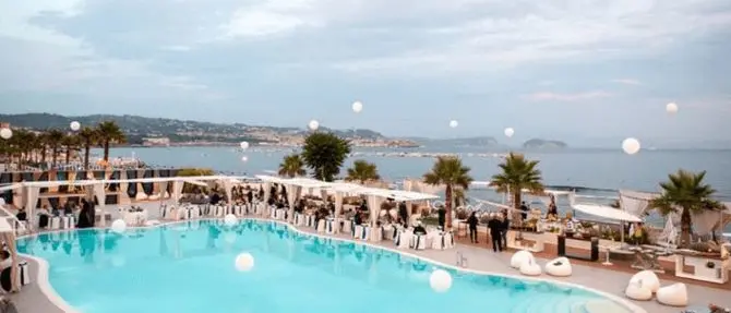 Festa di nozze finisce in tragedia: bimbo annega nella piscina del ristorante