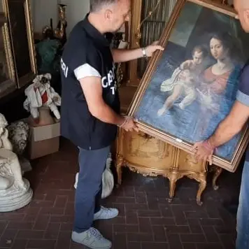 Traffico illecito di opere d’arte, quattro persone finiscono ai domiciliari