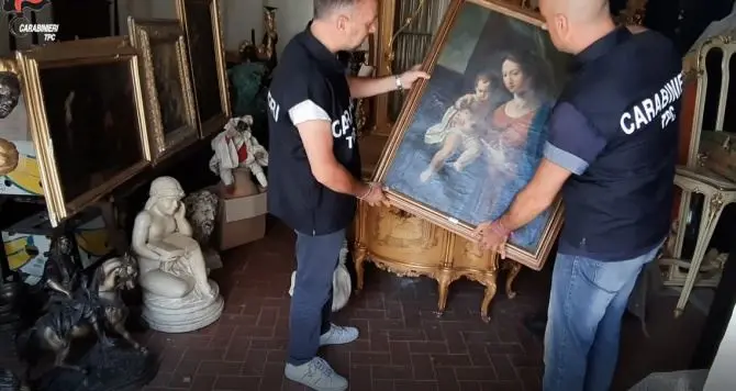 Traffico illecito di opere d’arte, quattro persone finiscono ai domiciliari