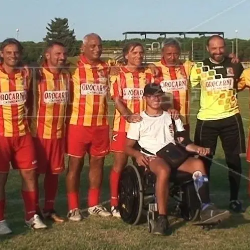 Sport e solidarietà, le vecchie glorie del calcio calabrese scendono in campo