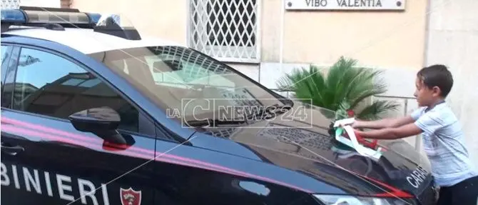 Carabiniere ucciso, nel Vibonese rose in omaggio all’Arma
