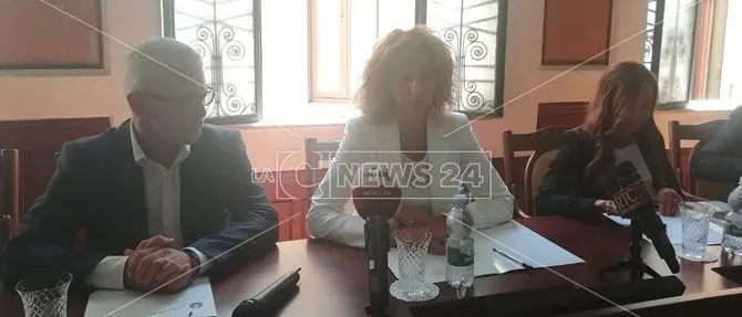 Il ministro Lezzi: «Pronti a commissariare chi non spende i fondi Ue»