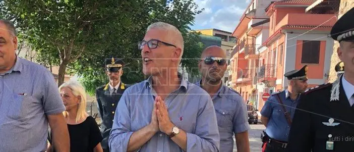 Morra dal commerciante che ha fatto arrestare il boss Mancuso: «Carogna chi lo lascia solo»