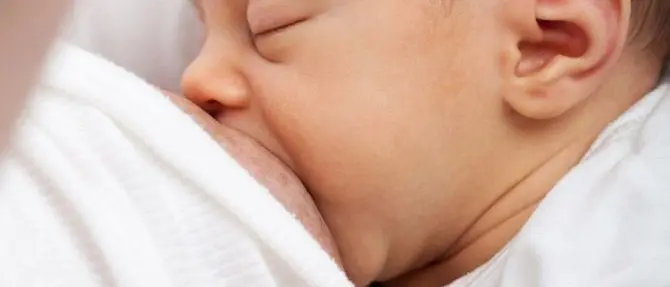 Unicef promuove l’allattamento al seno per la salute di madre e figlio